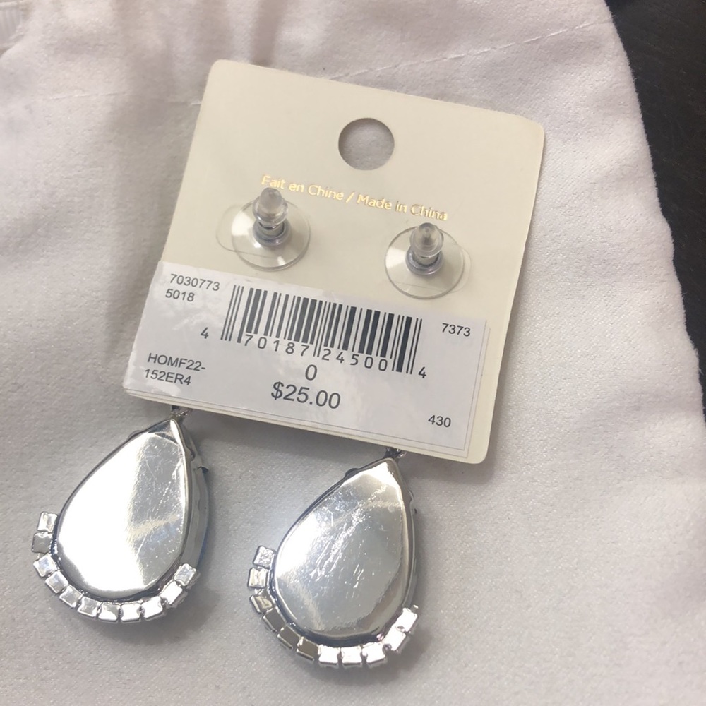 Laura Earings - Picture 2 of 4